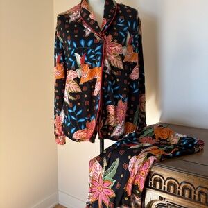 Black Floral & Tiger Print Women's Pajama Set
